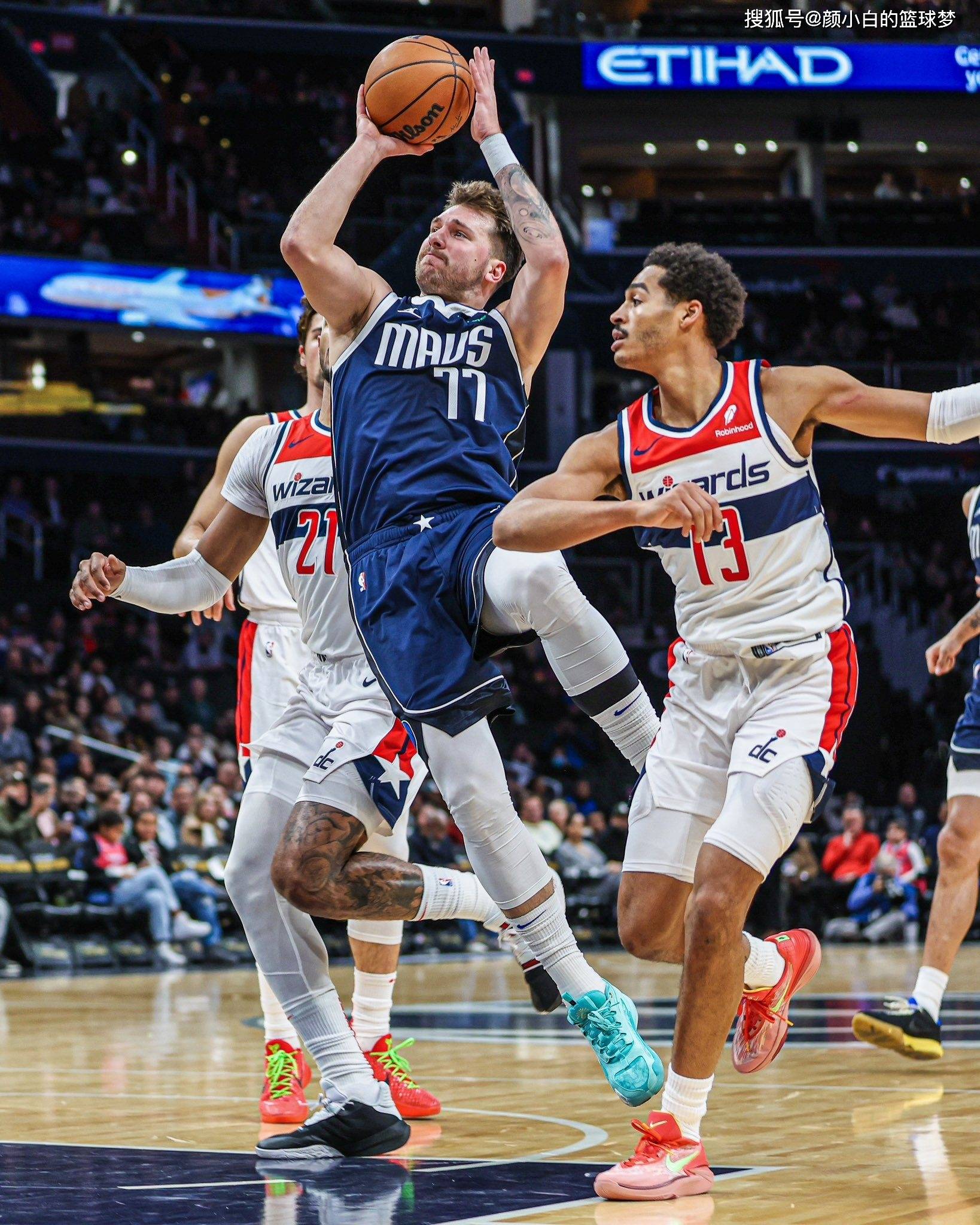 足总杯冲刺阶段走向成谜;华盛顿奇才复出首秀;气氛紧张;球探报告显示潜力的简单介绍-奇异果平台