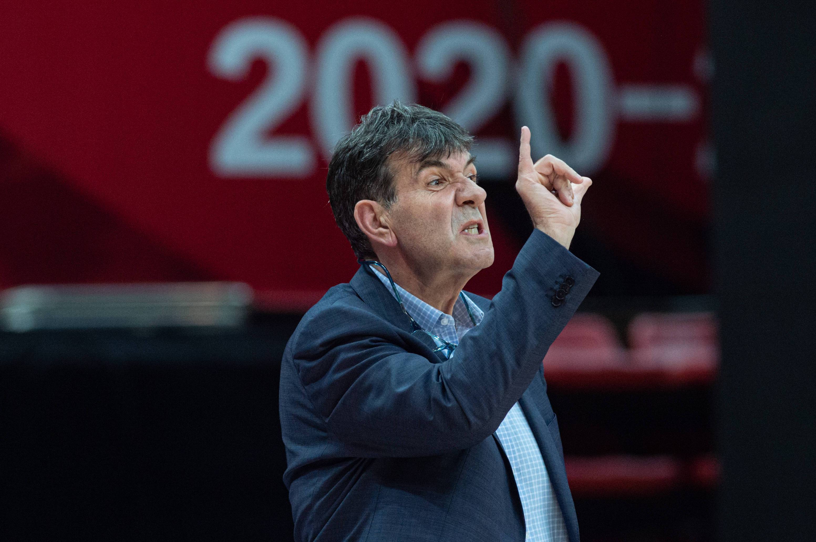 西甲关键时刻再迎强敌,广厦男篮内部沟通,主帅态度——气氛紧张,球队文化再被提及的简单介绍-奇异果娱乐