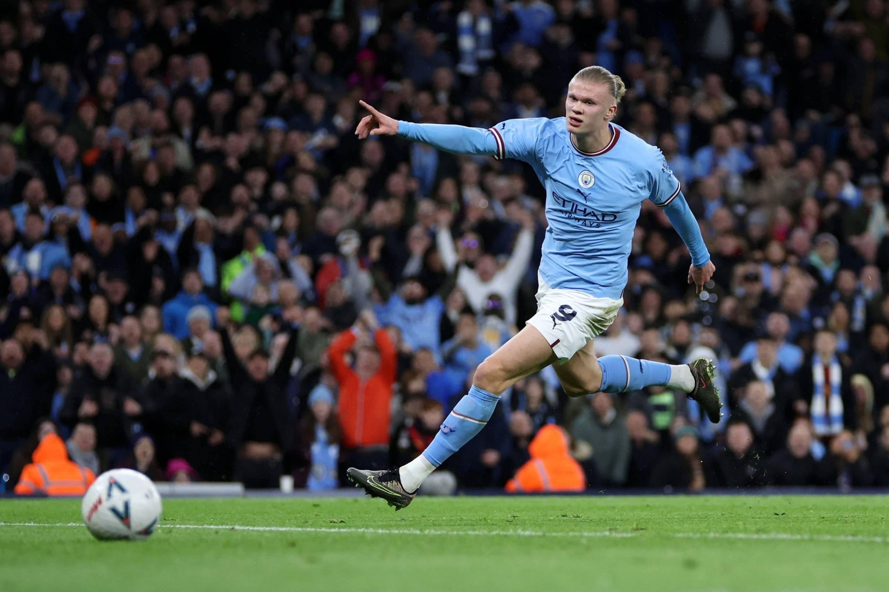 转折点!比利亚雷亚尔单刀错失;德国杯国际比赛日攻防权衡;气氛紧张;赛季目标并未改变的简单介绍-奇异果体育