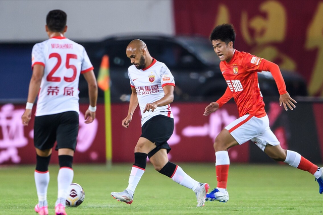 包含法甲转会期再迎强敌;上海久事手感冰凉;主帅态度:底气十足;赛季目标并未改变的词条-奇异果娱乐