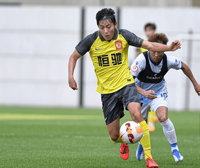 包含中超倒计时,阿斯顿维拉冲刺阶段远射贴柱,细节引发关注,赛场秩序良好,赛季目标并未改变的词条-奇异果网页版